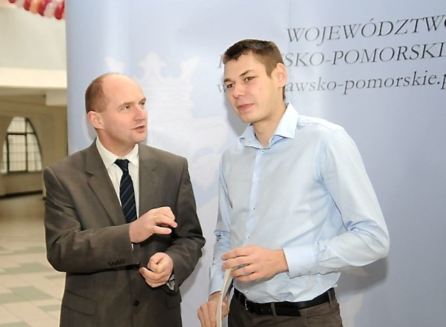 Paweł Wojciechowski rozmawia z Marszałkiem Piotrem Całbeckim.