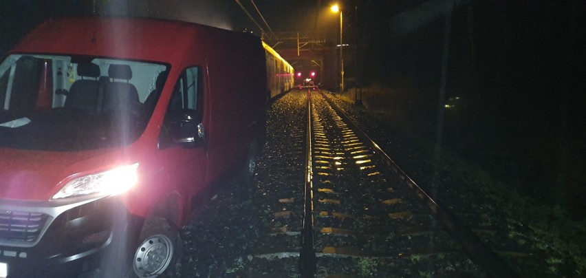 Zostawił samochód na torach w Szczecinie. Jest wysoki wyrok