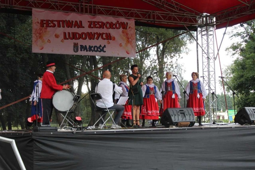 W środę w Pakości królowała piosenka ludowa. Na placu przy...