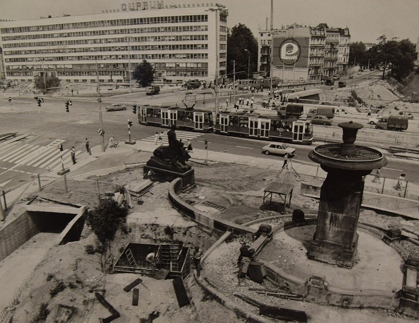 10 lipca 1981 roku. Trwa przebudowa placu 1 Maja