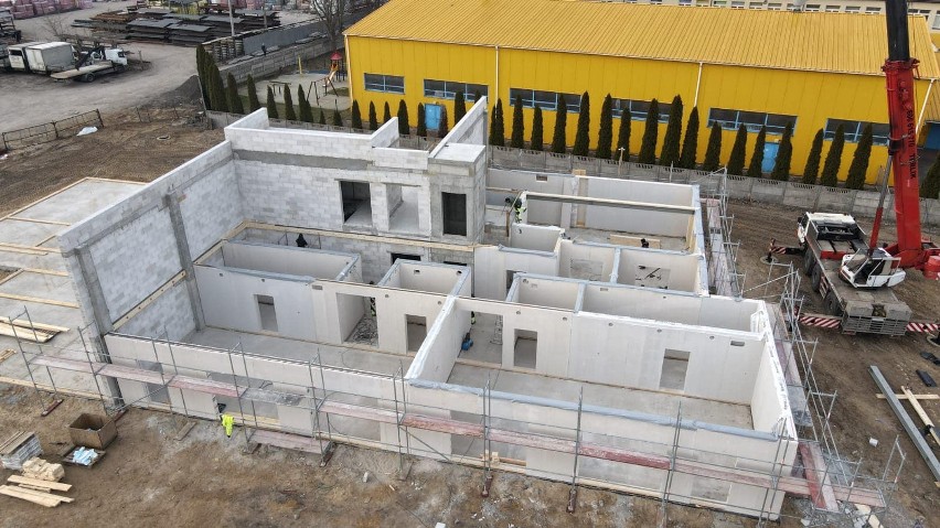 Budowa Przedszkola Samorządowego w Różanie w toku. Zobaczcie zdjęcia z budowy