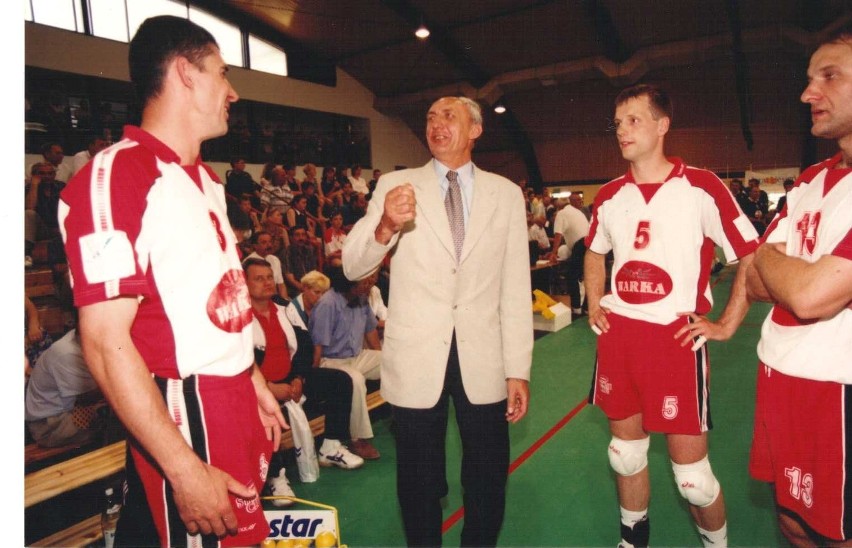 Edward Skorek, trener siatkarzy. Z lewej Artur Maroszek,...