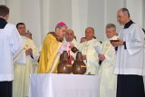 Msza Krzyżma w bazylice konkatedralnej w Stalowej Woli z udziałem ponad 300 kapłanów