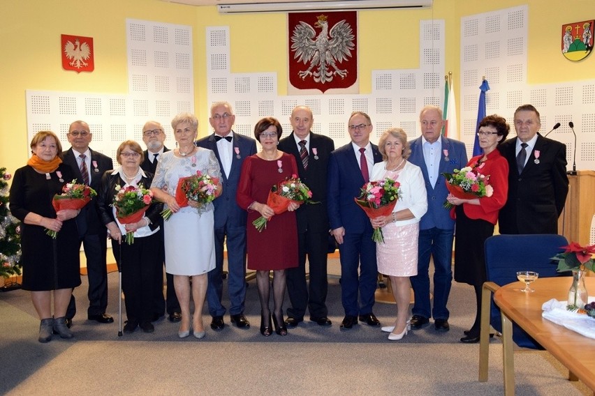 Suwałki. Medale Prezydenta RP za 50 lat pożycia małżeńskiego (zdjęcia)