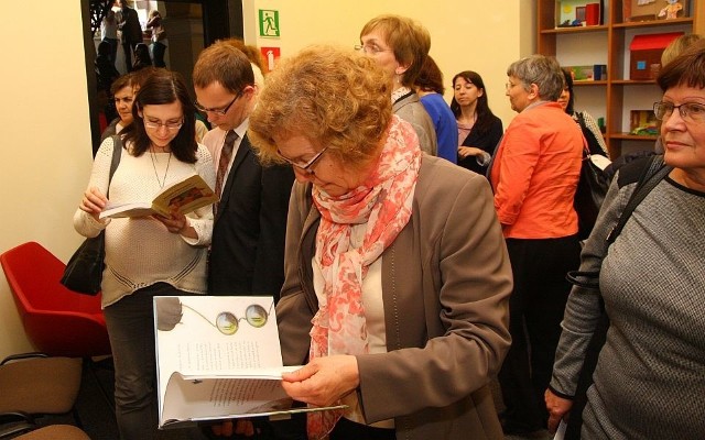 Pracownia biblioterapii służy do pracy z dziećmi, które nie radzą sobie z trudnymi sytuacjami.