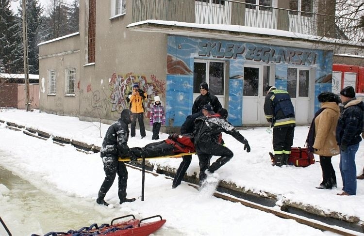 Augustów. Pokaz ratownictwa na rzece Netta (zdjęcia)