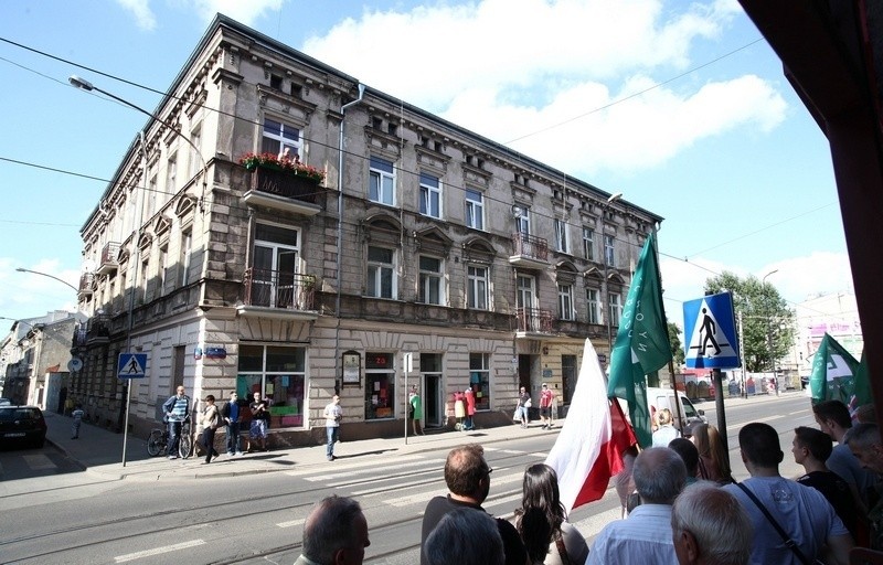 Protest odbył się naprzeciwko kamienicy przy ul. Pomorskiej...