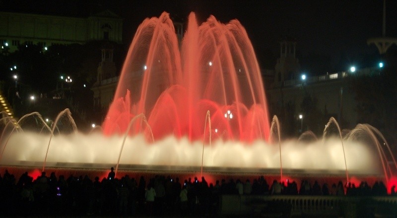Magiczna fontanna w Barcelonie