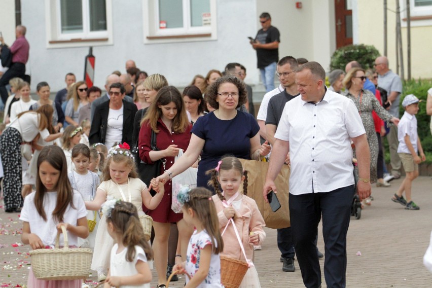 Procesja w uroczystość Bożego Ciała zorganizowana przez dwie...