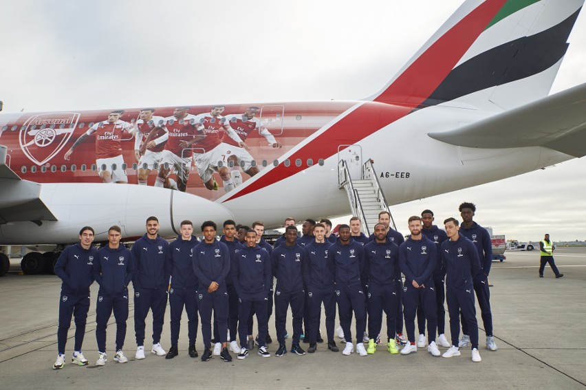 Arsenal poleciał na mecz towarzyski z Al Nasr Sports Club na pokładzie samolotu Emirates z wyjątkowym malowaniem