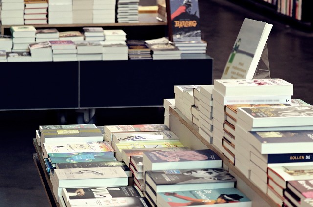 KSIĘGARNIE KRAKÓW. Sprawdź, gdzie znaleźć swoje ulubione pozycje książkowe!  Pełna lista krakowskich księgarni i antykwariatów | Gazeta Krakowska