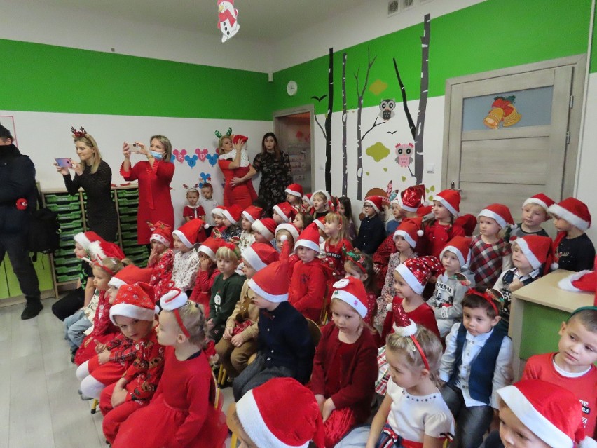 W poniedziałek, 6 grudnia minister Michał Cieślak odwiedził województwo świętokrzyskie. Prezenty dla dzieci, rozmowy z samorządowcami