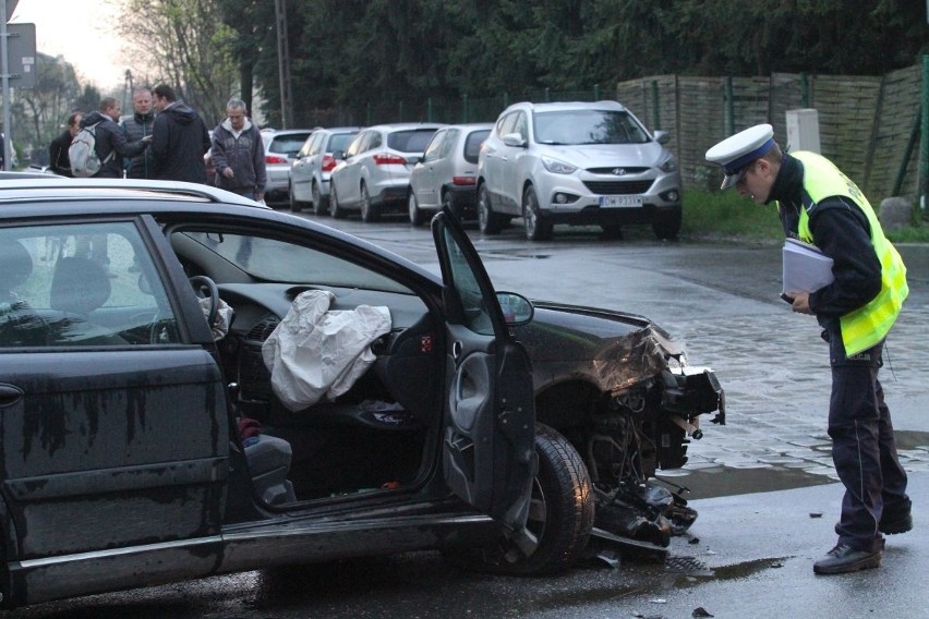 Wypadek na Osobowickiej. Sprawca pijany. Dwoje dzieci w szpitalu