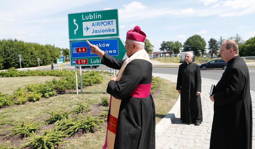 Rondo znajdujące się przy skrzyżowaniu ul. Lubelskiej z ul....