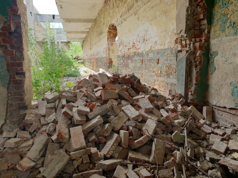 Ruiny tkalni papieskiej w Łodzi. Zobacz, jak wygląda dziś miejsce gdzie Jan Paweł II spotkał się z włókniarkami Uniontexu. ZDJĘCIA