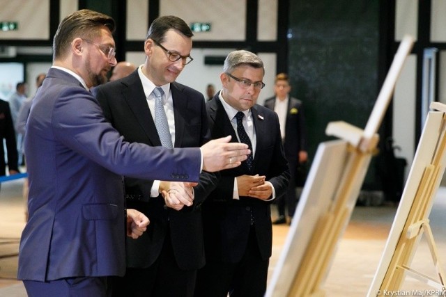 Katowice: Premier zainaugurował budowę instytucji naukowych