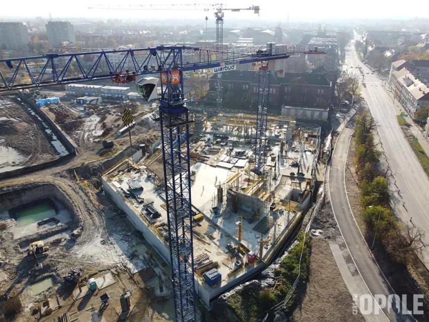 Centrum Usług Publicznych w Opolu - zdjęcia placu budowy z...