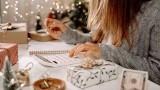Seniorzy i kobiety najbardziej oszczędni w wydatkach na święta Bożego Narodzenia. Ile planujemy wydać w tym roku na świętowanie? Kwoty