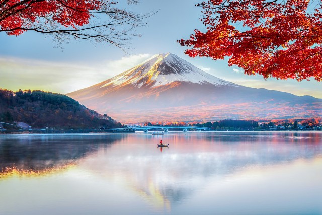 Od 11 października 2022 do Japonii będą znowu wpuszczani indywidualni turyści, a nie tylko grupy wycieczkowe. Zniknie też dzienny limit zagranicznych turystów.