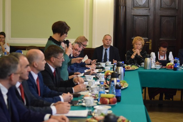 W pierwszej sesji Rady Powiatu Wejherowskiego w poniedziałek 19.11.2018 r. wzięli udział wszyscy radni