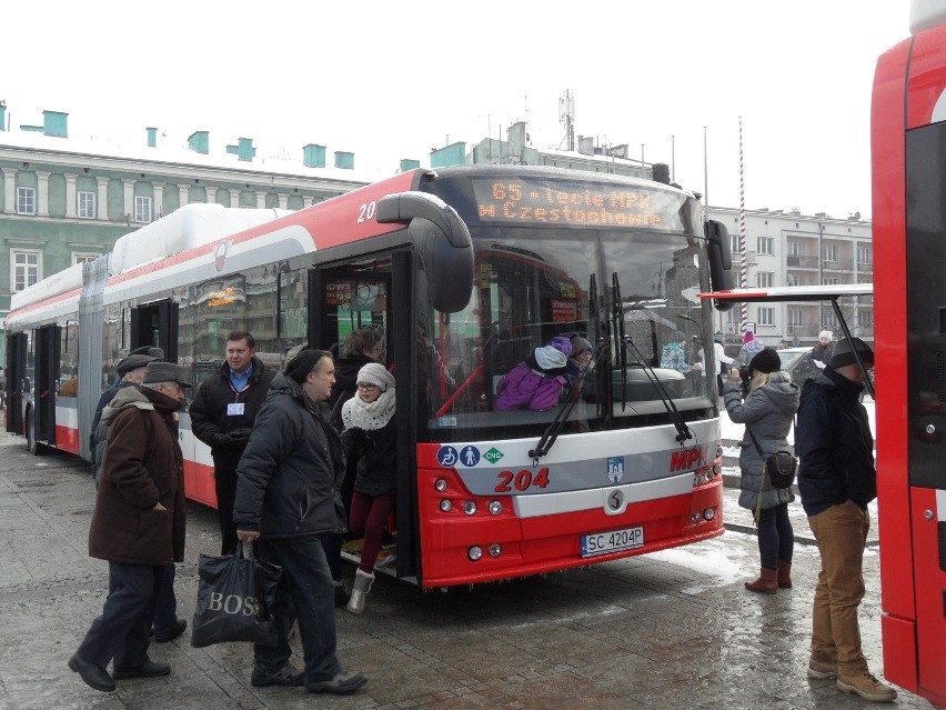 Wielki pokaz autobusów hybrydowych w Częstochowie ZDJĘCIA