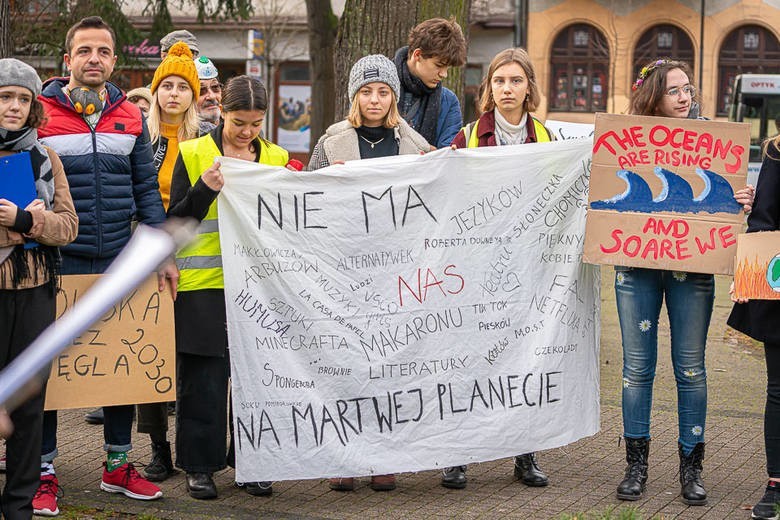 Nowy Sącz. Nagrali teledysk, w którym przestrzegają przed katastrofą klimatyczną. Młodzi aktywiści walczą o los planety [WIDEO]