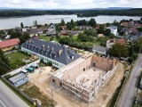 Nowe sale gimnastyczne powstają przy szkołach podstawowych w Borkowie i Marzyszu, w gminie Daleszyce. Zobaczcie zdjęcia