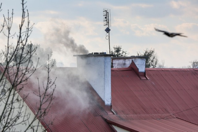 Opolski WFOŚiGW mieszkańcom, którzy chcą wymieniać piece, chce zaproponować pożyczki, bo na dotacje go nie stać . 30 proc. takiej pożyczki będzie można umorzyć.