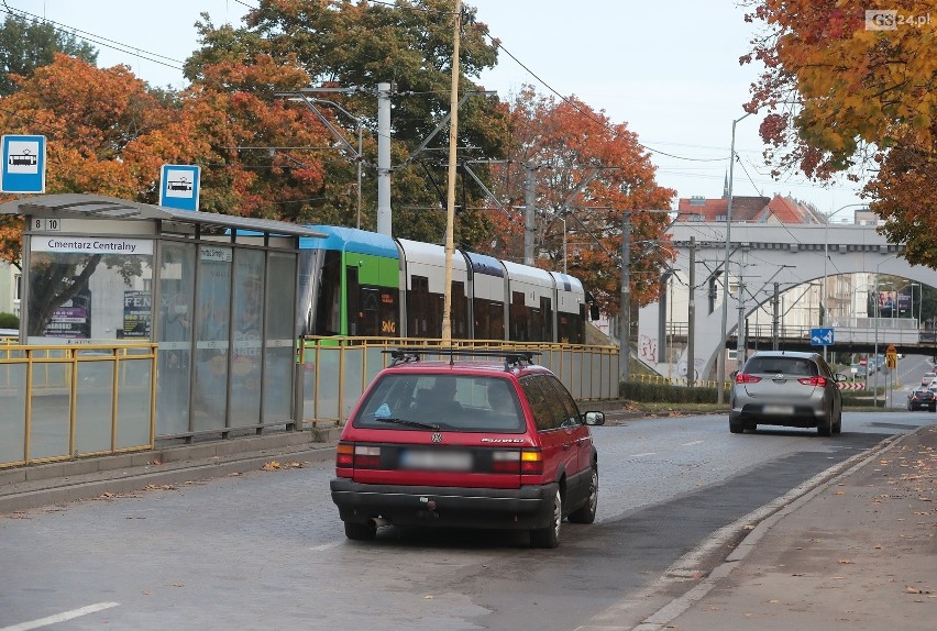 Wszystkich Świętych w Szczecinie. Będą zmiany w organizacji ruchu. Sprawdź szczegóły [MAPY]