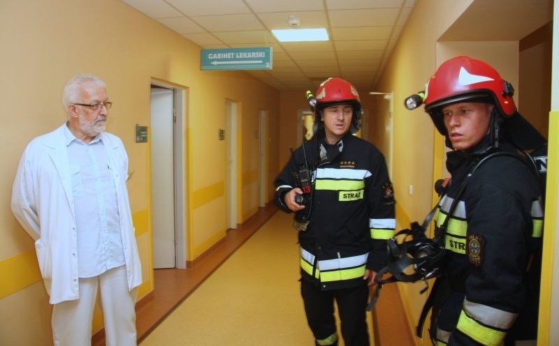Ćwiczenia strażackie w szpitalu przy Radiowej