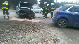 Wypadek na DK 65 na trasie Knyszyn - Kozińce. Zderzyły się trzy samochody. Jedna osoba została zabrana do szpitala