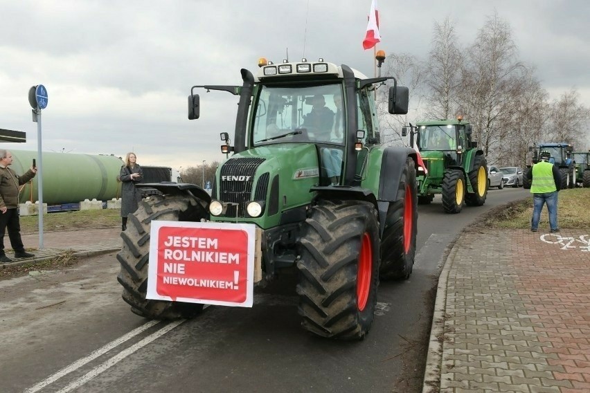 Tak wyglądał protest rolników przy autostradzie A1 na węźle...
