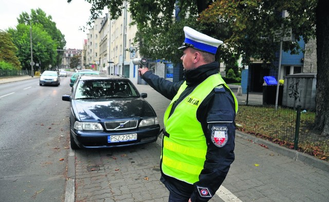 Wystarczy „strzał” i  na wyświetlaczu pojawia się zarejestrowana prędkość. Jednak wielu kierowców ma wątpliwości czy policjant zmierzył szybkość ich samochodu