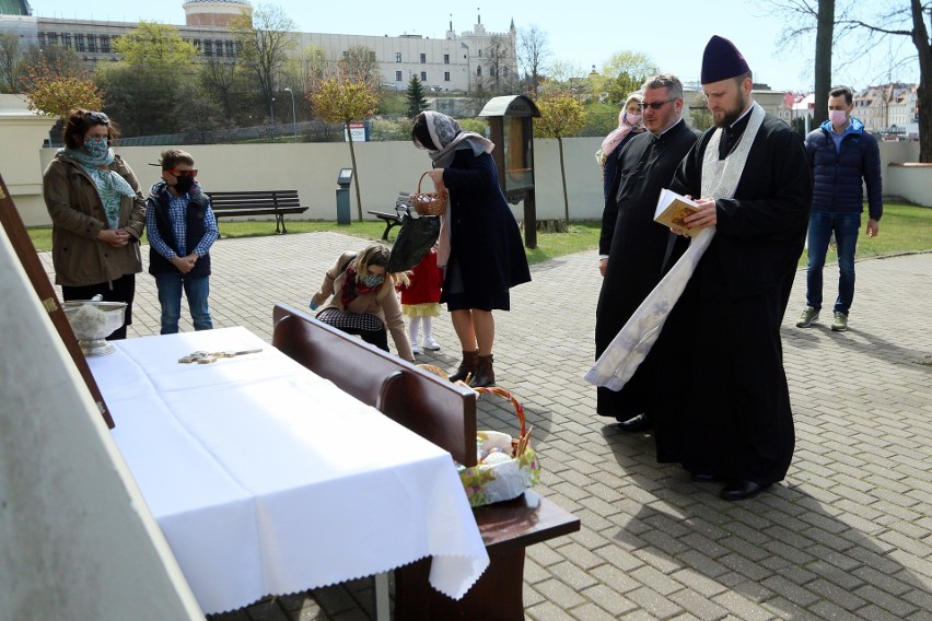 Prawosławni świętują Wielkanoc: Błogosławienie pokarmów w lubelskiej cerkwii