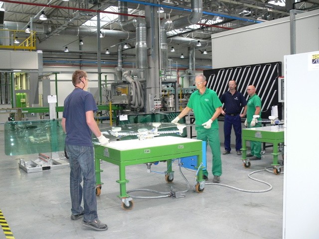 Obecnie w zakładzie w Chmielowie pracuje około 100 osób. W roku 2014, po zakończeniu projektu zatrudnienie ma wynieść 500 osób.