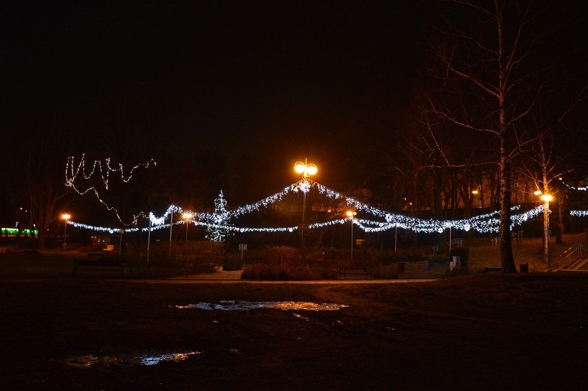 Zobacz wspaniałe świąteczne iluminacje w Starachowicach [WASZE ZDJĘCIA]