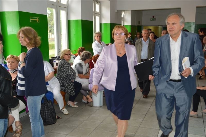 Minister zdrowia Marian Zembala włączył się w mediacje w...