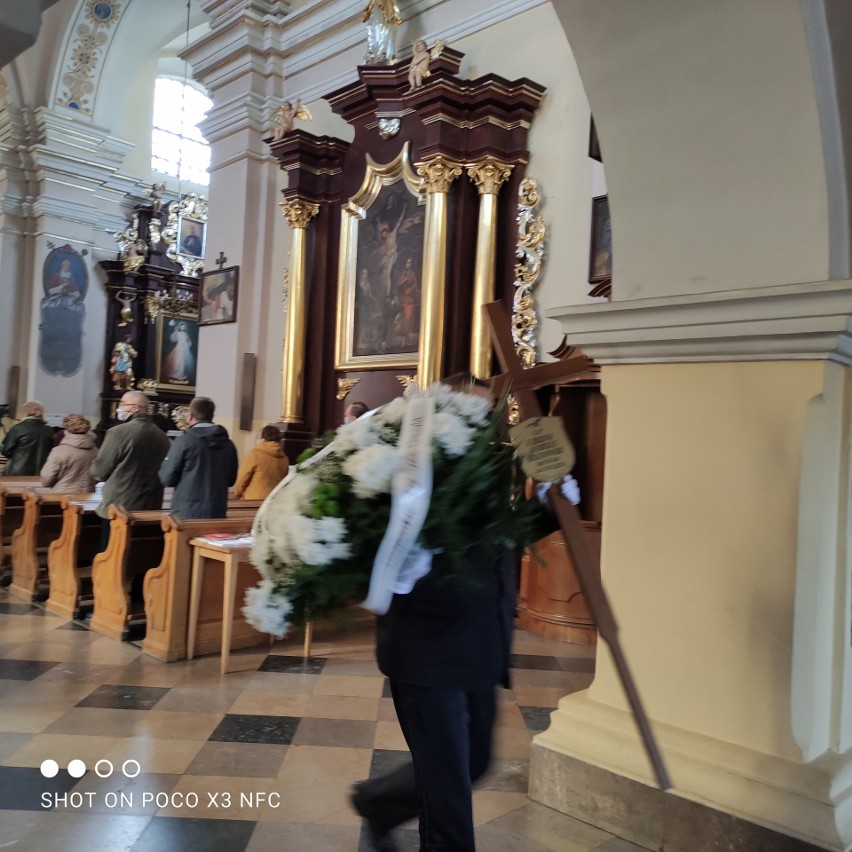 Łódź. Pogrzeb ojca Bruno, franciszkanina z Łagiewnik zakażonego koronawirusem