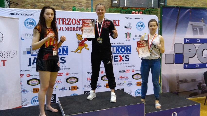 Medale Sokoła Jarosław na mistrzostwach Polski juniorów i seniorów w kickboxingu w Legnicy