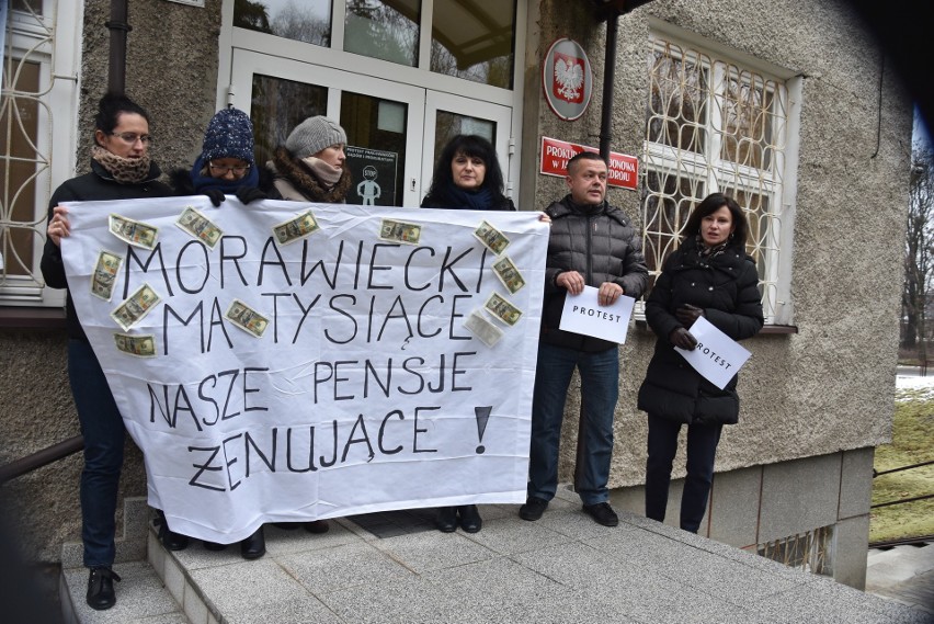 Protest pracowników prokuratur w Wodzisławiu i Jastrzębiu