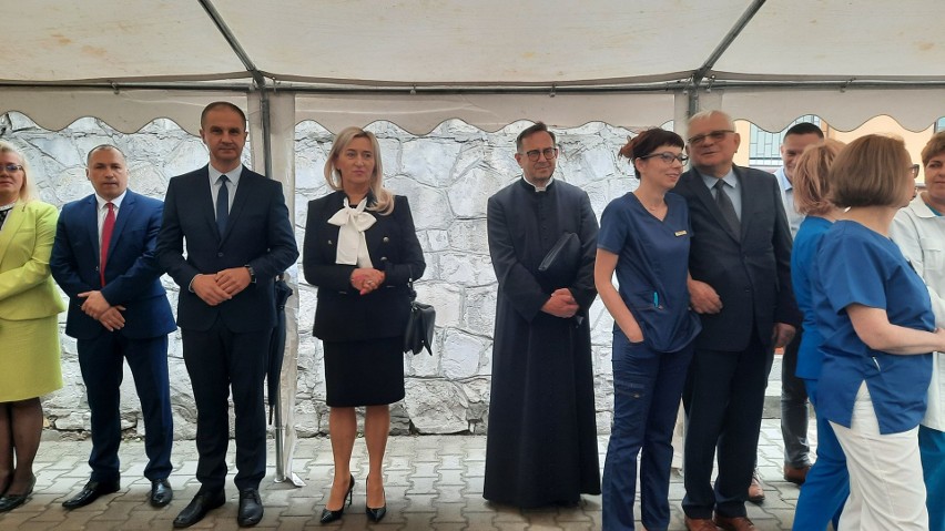 Lądowisko dla śmigłowców ratunkowych w Ostrowcu oficjalnie otwarte. Zobaczcie jak się prezentuje