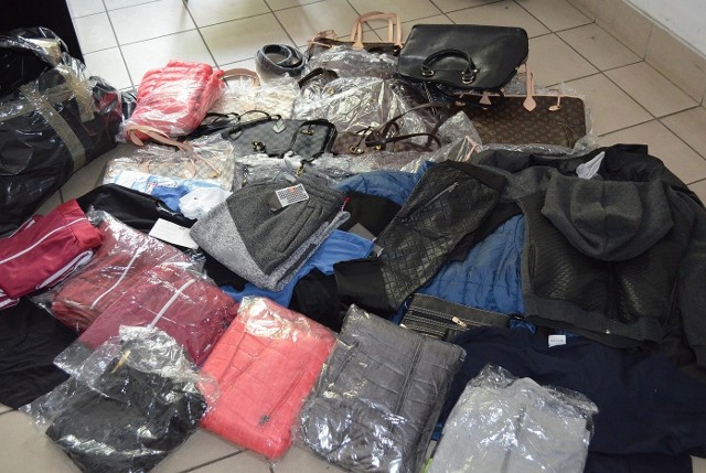 Oszustka z Białegostoku przez internet sprzedawała podrabianą odzież i torebki