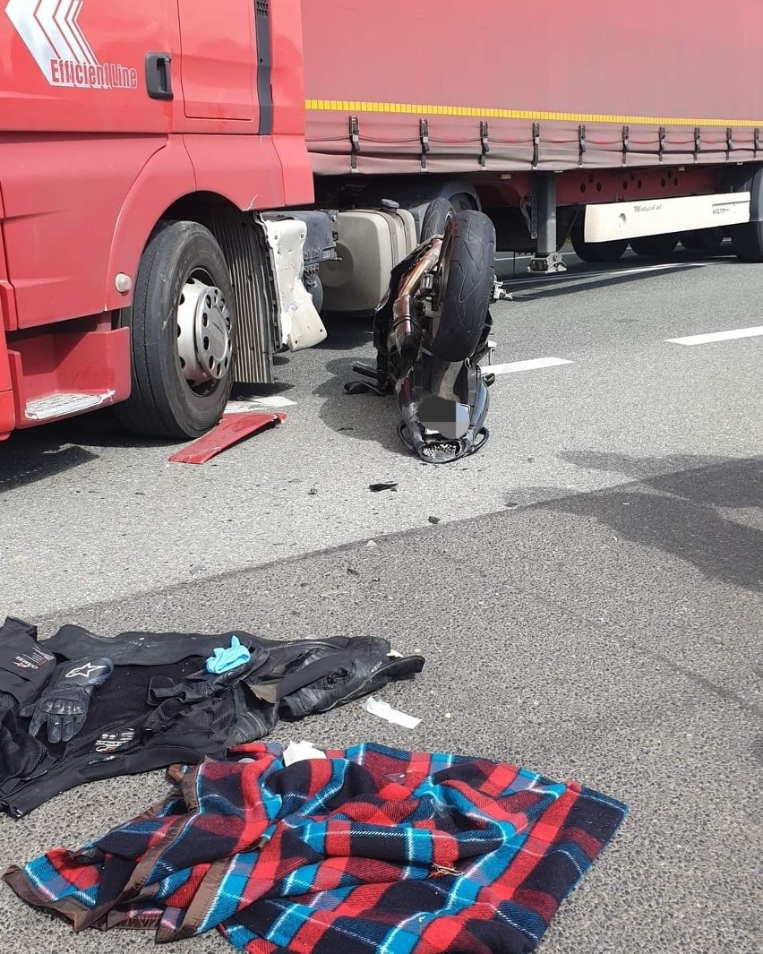 Wypadek na drodze krajowej nr 94 w Jerzmanowicach....