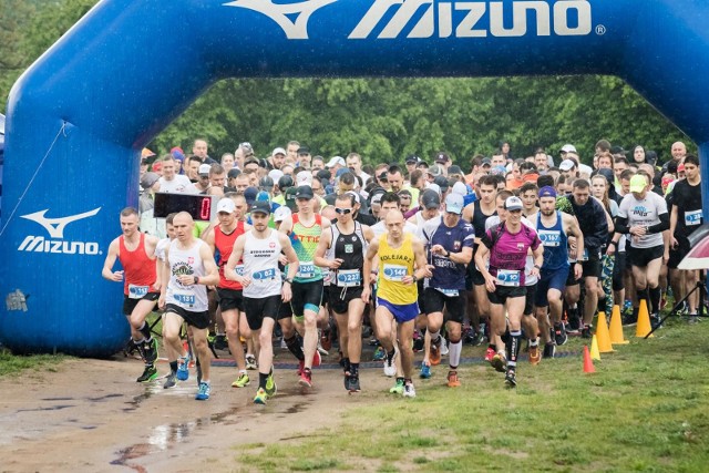 Dziś, 18 maja, odbył się V bieg na Miedzyniu, który odbywa się co roku od 2015. Uczestnicy ruszyli z ul. Krokusowej, a mimo deszczowej aury frekwencja dopisywała. Zobaczcie zdjęcia z wydarzenia!Flash info #15