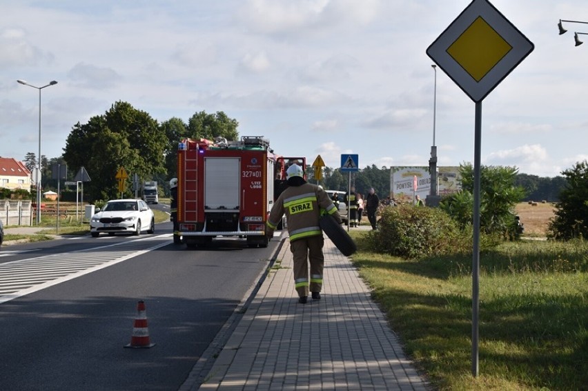 Poranna stłuczka w Czmonu. Utrudnienia na trasie Śrem -...