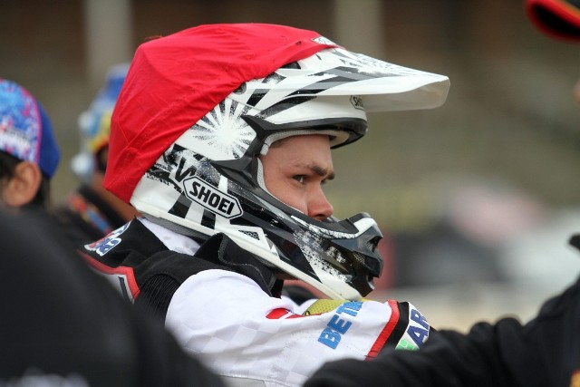 Tai Woffinden, wicelider GP, dotarł do Cardiff na rowerze.