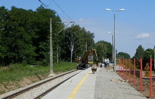 Na linii Łódź Widzew – Zgierz trwa jeszcze budowa przystanków, m.in. przystanku Łódź Arturówek.