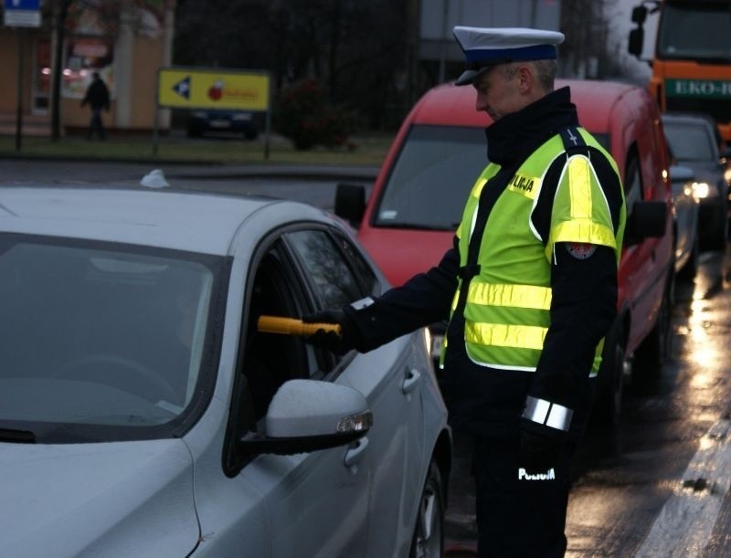 Bezpieczne ferie. Policja kontroluje autokary i kierowców