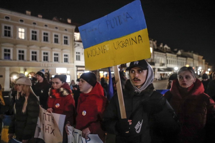 Stop wojnie! Rzeszów znów wsparł Ukrainę. Demonstracja na Rynku [ZDJĘCIA]