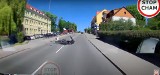 Wypadek skutera z motocyklem. Spór internautów - kto był winny? WIDEO